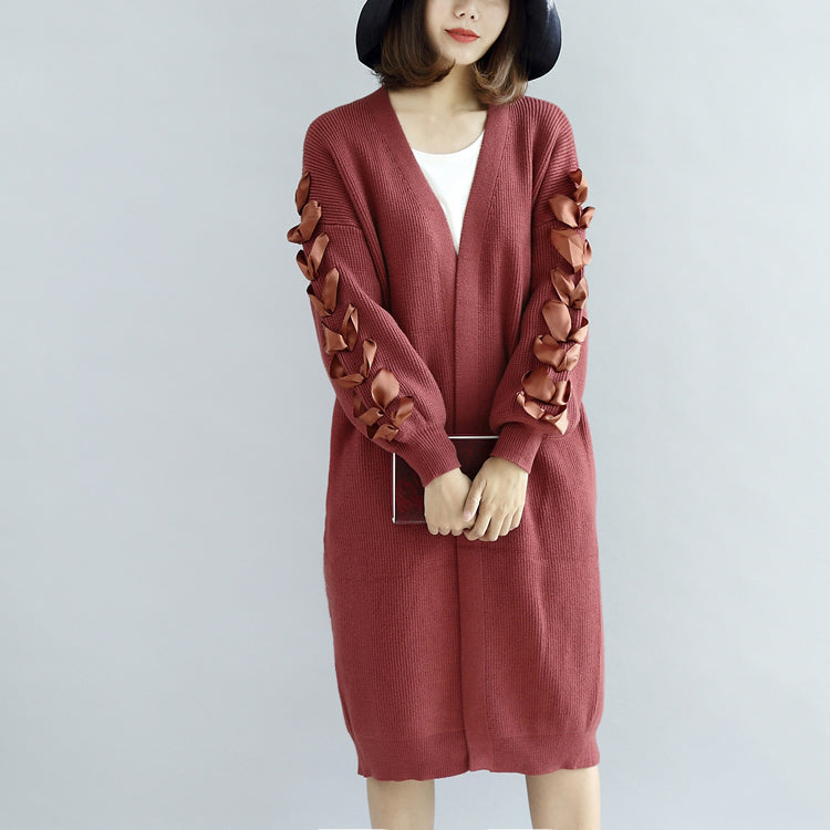 Chic und Stil | cardigan in knitted red oversized pull coats with decorated sleeves