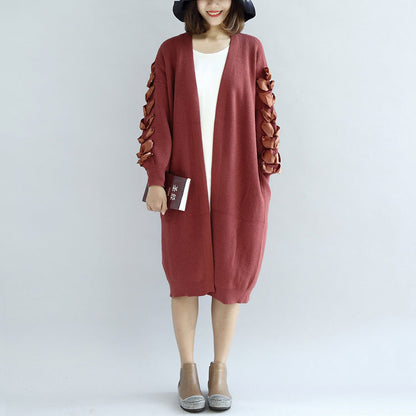 Chic und Stil | cardigan in knitted red oversized pull coats with decorated sleeves