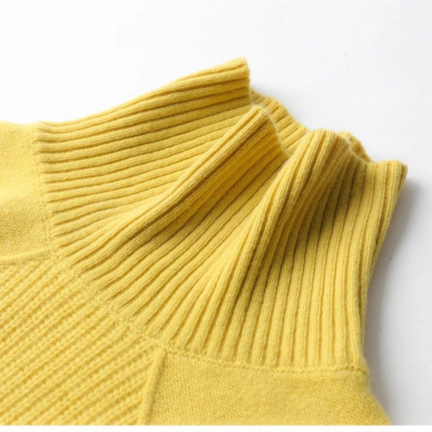 Chic und Stil | Women's Cotton Turtleneck Pullover, Classic & Warm
