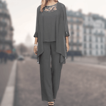 Chic und Stil | The Chic and Comfortable Three-Piece Ensemble