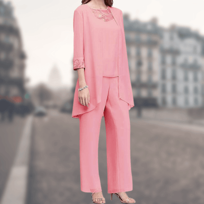 Chic und Stil | The Chic and Comfortable Three-Piece Ensemble