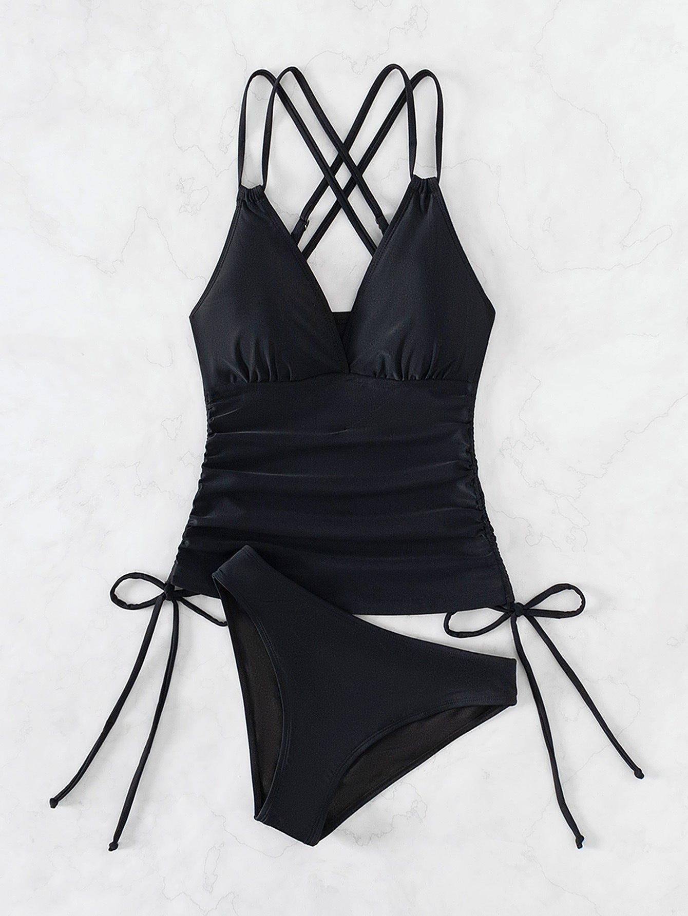 Chic und Stil | Tankini swimsuit with crossed straps