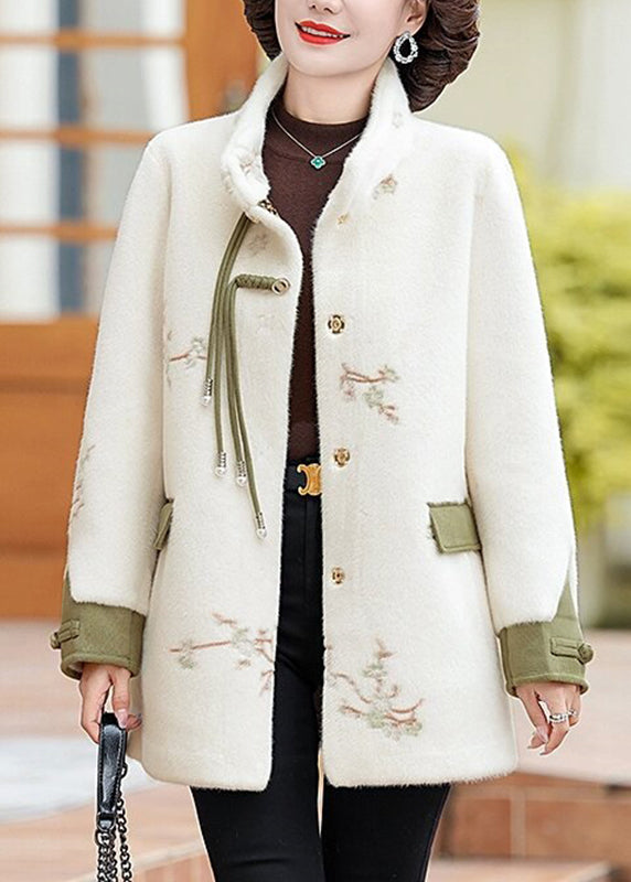 Chic und Stil | Green printed pants Mink velvet coats Long sleeves