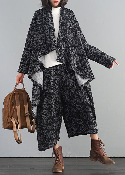 Chic und Stil | V-neck asymmetrical trench coats and crop pants two-piece set