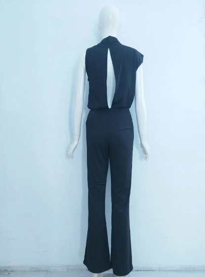 Rückansicht eines stylischen jumpsuits für damen