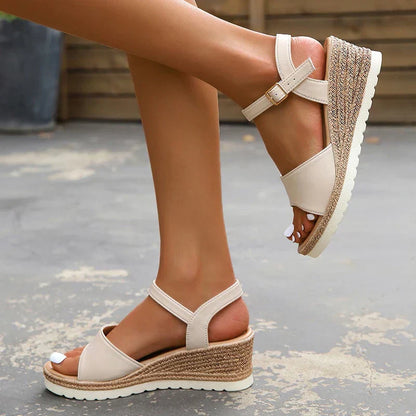 Chic und Stil | Orthopedic Sandals for Summer