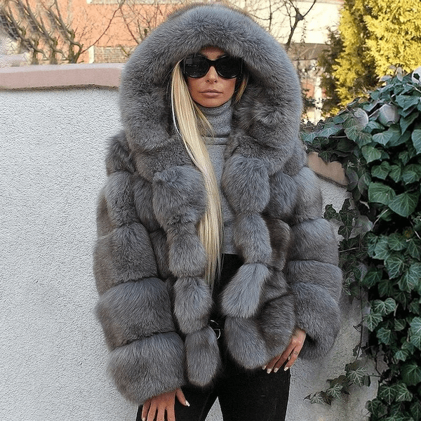 Chic und Stil | Women's Oversized Teddy Jacket with Hood