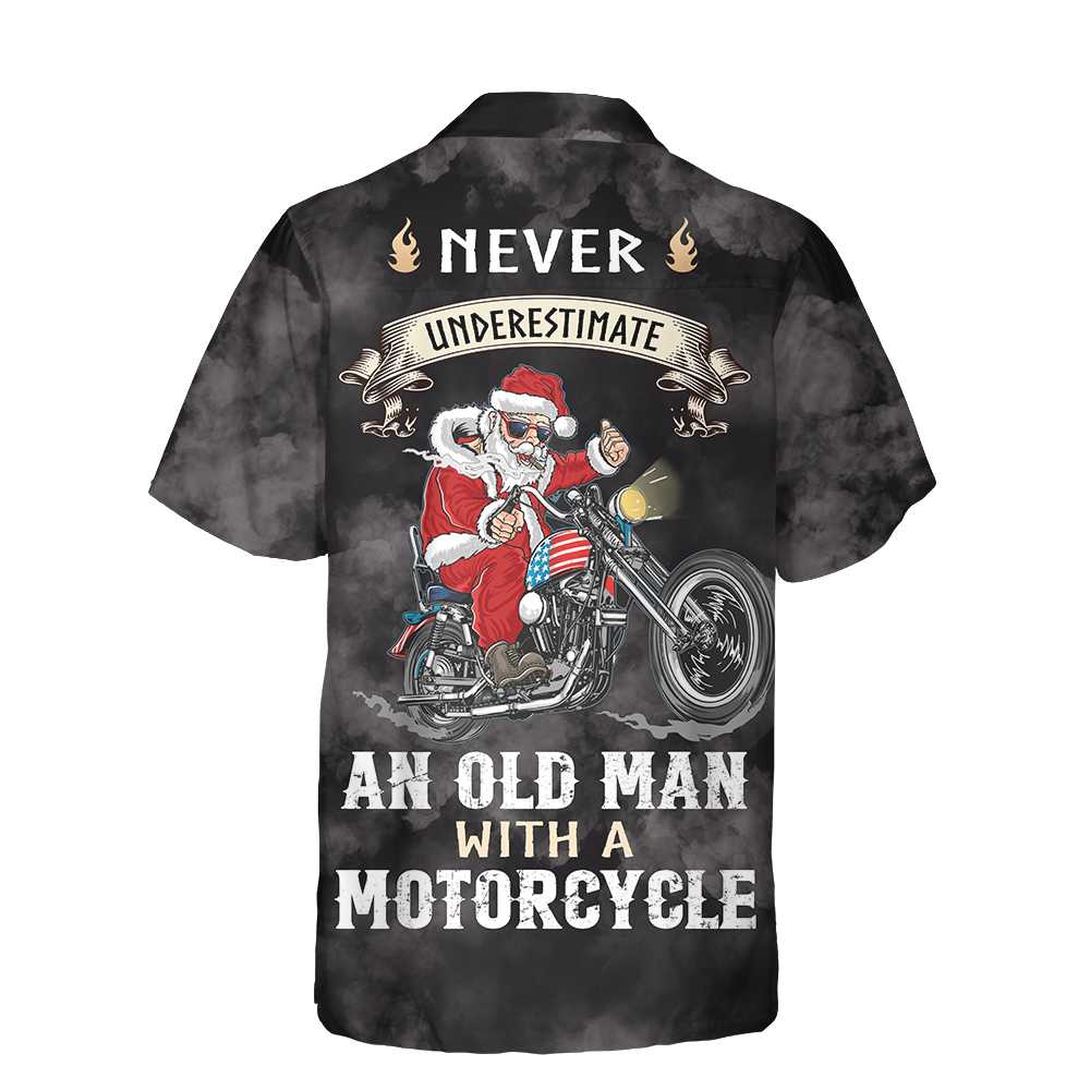 Chic und Stil | Ne sous-estimez jamais un vieil homme avec un t-shirt hawaïen de Noël à moto, meilleur cadeau de moto pour Noël