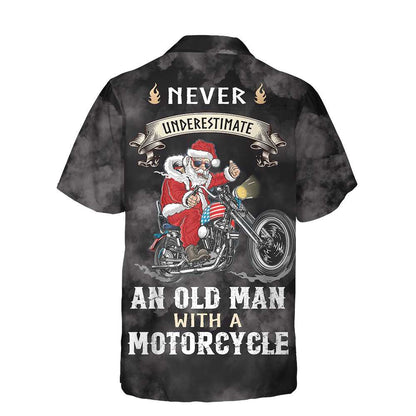 Chic und Stil | Ne sous-estimez jamais un vieil homme avec un t-shirt hawaïen de Noël à moto, meilleur cadeau de moto pour Noël