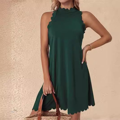 Robe sans manches pour femmes avec décolleté en scallop et coupe fluide Chic und Stil