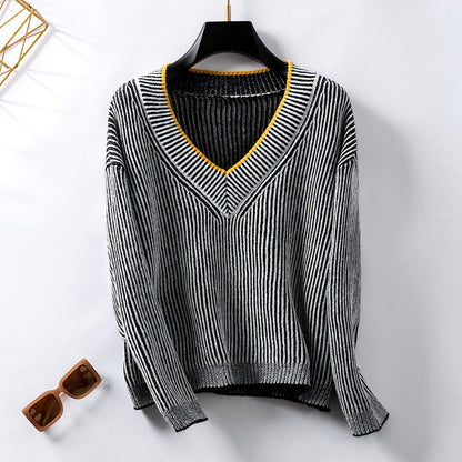 Pull-over en tricot pour femmes avec décolleté en V et design rayé Chic und Stil