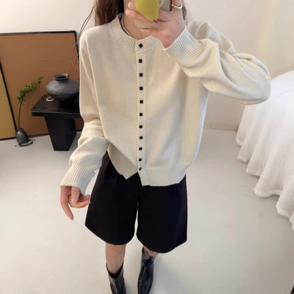 Cardigan à boutons élégant pour femmes en laine de haute qualité Chic und Stil