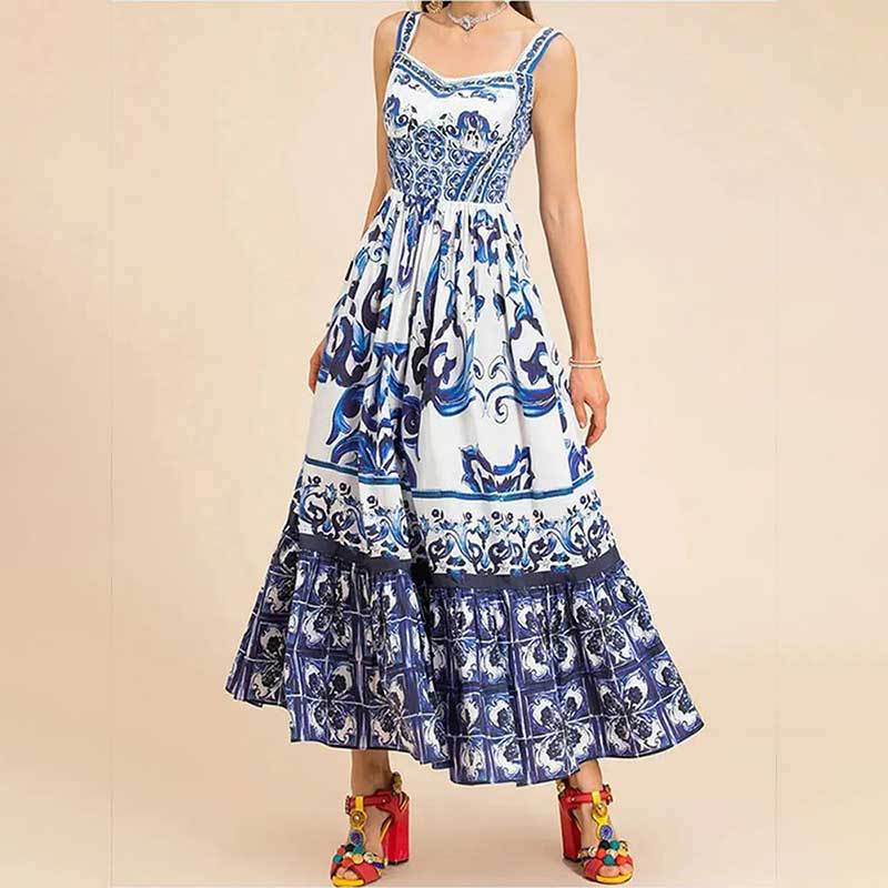 Robe maxi élégante pour dames avec un design de volants ludique et des motifs luxuriants Chic und Stil