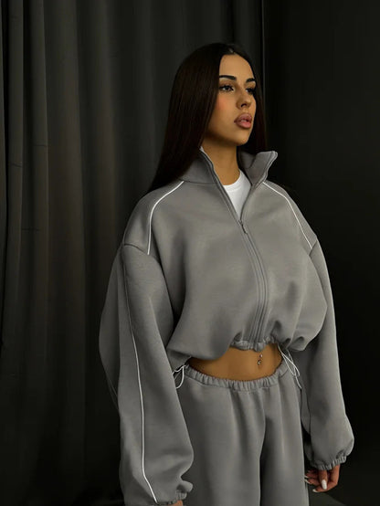 Oversized sweatshirt jacket for women with high collar and elastic pants Chic and Style