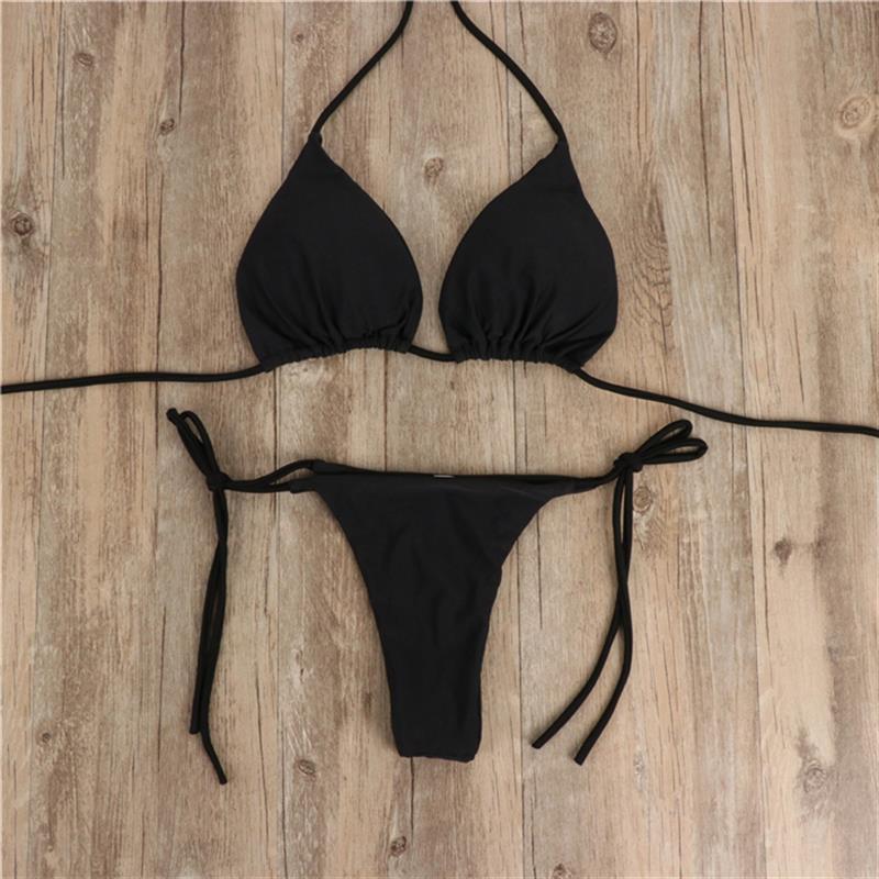 Women's bikini set with adjustable straps and minimalist design Chic und Stil