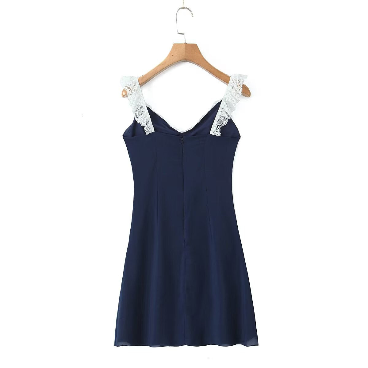 Robe de nuit pour femmes avec un dessus en dentelle et une élégante décoration de nœud Chic und Stil