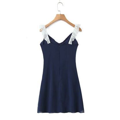 Robe de nuit pour femmes avec un dessus en dentelle et une élégante décoration de nœud Chic und Stil