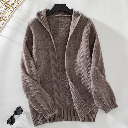 Veste en tricot pour femmes avec capuche et joli tricot en torsades Chic und Stil