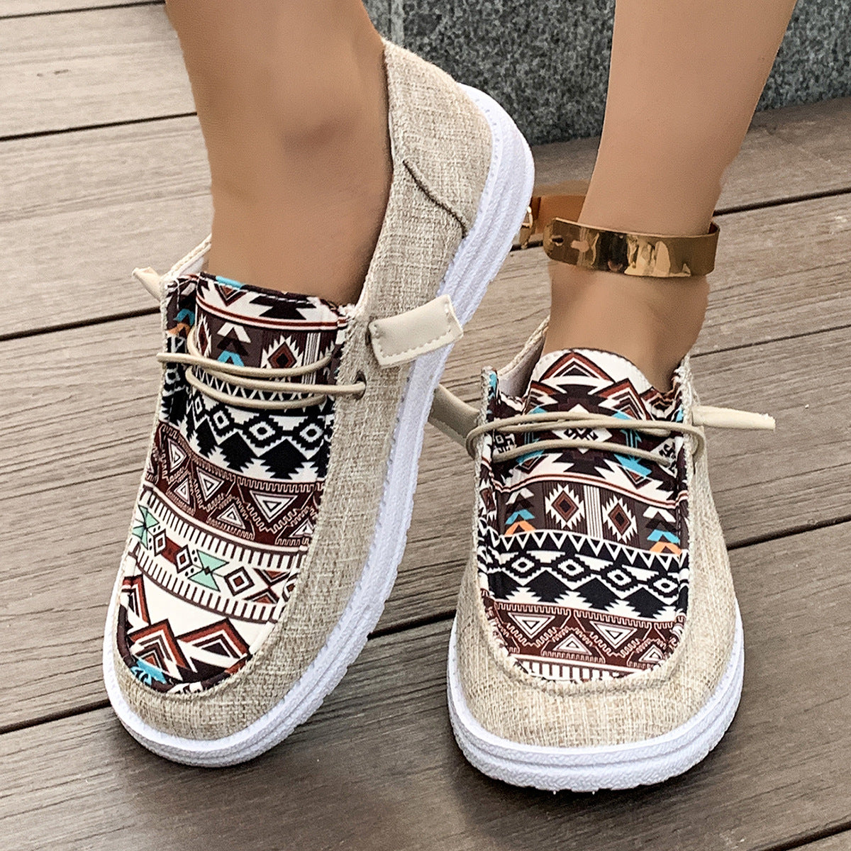 Baskets slip-on décontractées pour femmes avec un motif ethnique tendance Chic und Stil