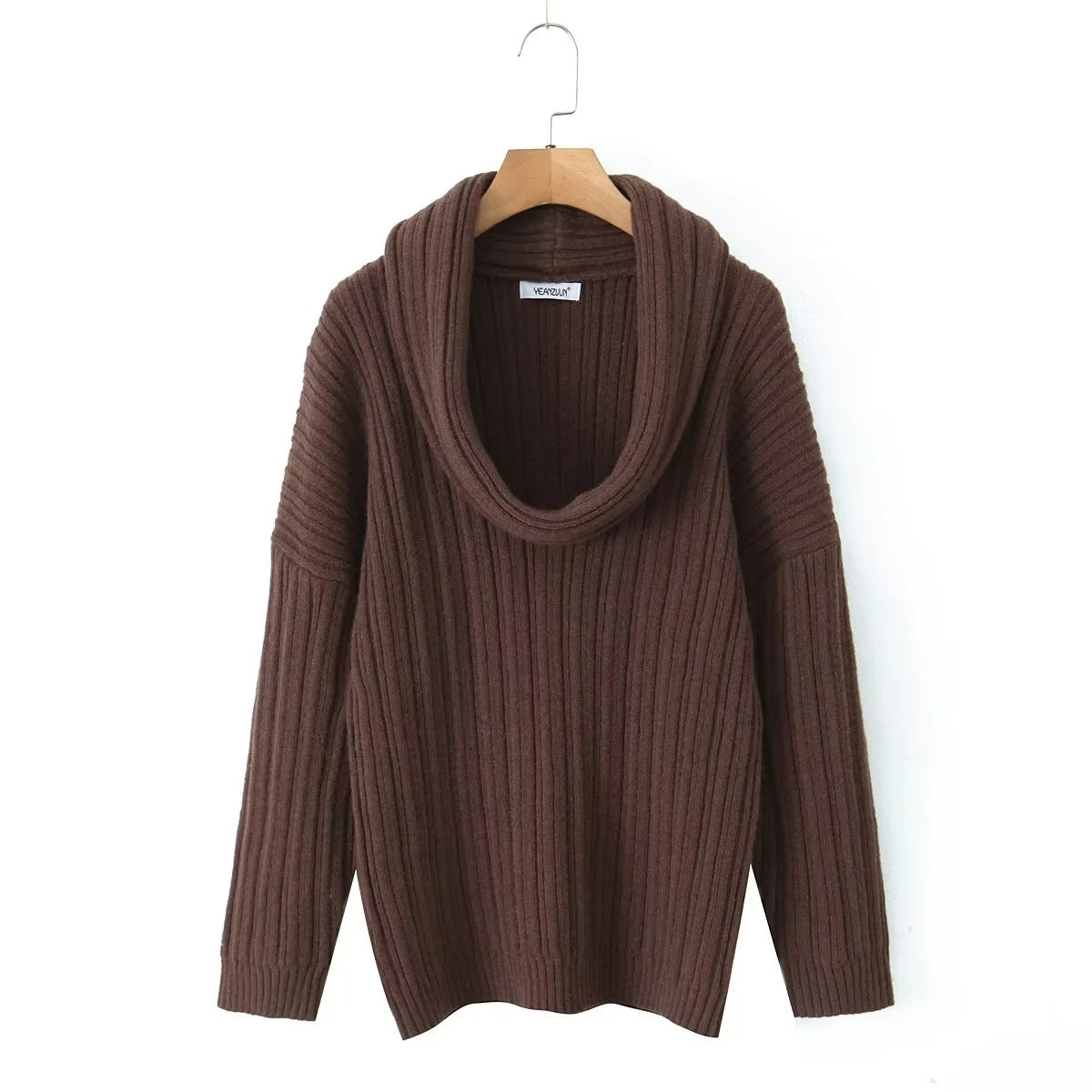 Pull femme avec col roulé large et design côtelé structuré Chic und Stil