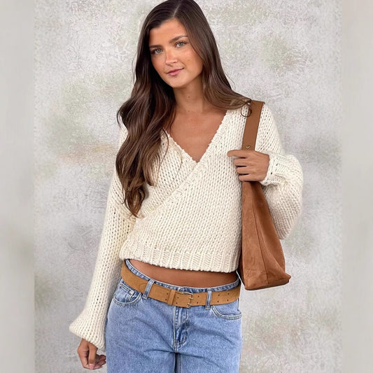Pull en tricot confortable pour femmes avec un design moderne à enroulement Chic und Stil