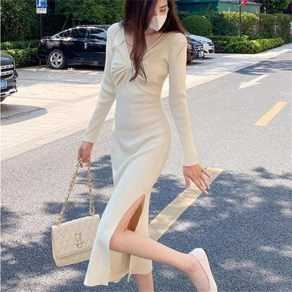 Robe en tricot pour femmes avec décolleté V plongeant et élégante structure côtelée Chic und Stil