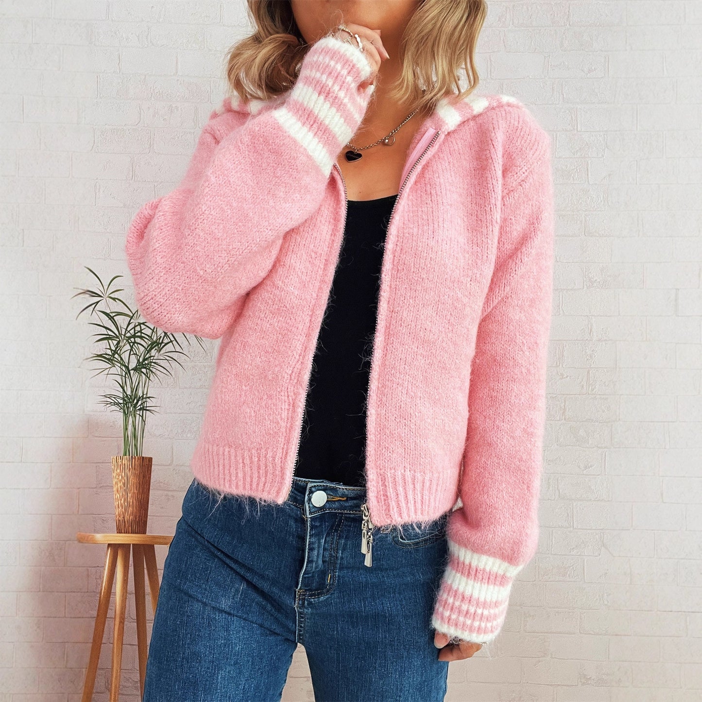 Dames pull-over en tricot cozy avec une fermeture éclair élégante et des rayures à la mode Chic und Stil
