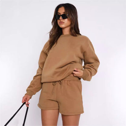 Casual oversized sweatshirt and shorts set for women Chic und Stil