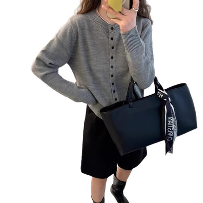 Cardigan à boutons élégant pour femmes en laine de haute qualité Chic und Stil