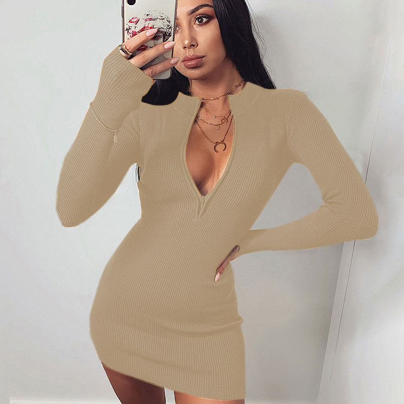 Robe en tricot pour femmes avec décolleté en V profond et manches longues Chic und Stil