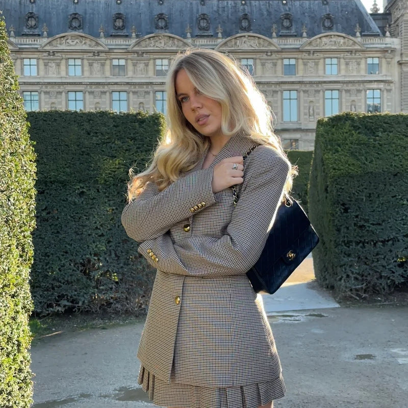 Dames Élégant blazer à carreaux avec jupe assortie Chic und Stil