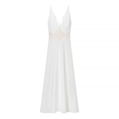 Robe maxi à manches longues pour femmes avec décolleté en V raffiné et ornement en dentelle artistique Chic und Stil