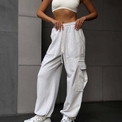 Casual cargo pants for women with a loose fit and practical pockets Chic and Style