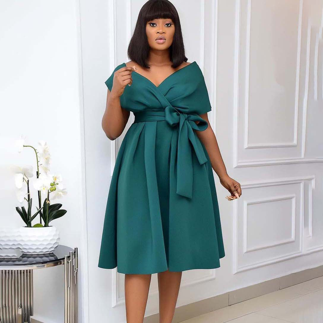 Robe portefeuille pour femmes avec coupe fluide et poches pratiques Chic und Stil