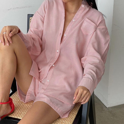 Chemisier décontracté à manches courtes pour femmes avec coupe surdimensionnée et poche poitrine Chic und Stil