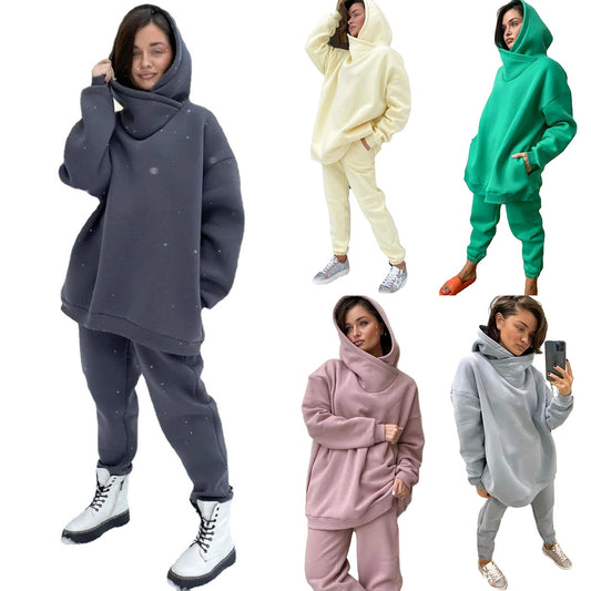 Chic and Style oversized hoodie and comfortable jogger pants set for women