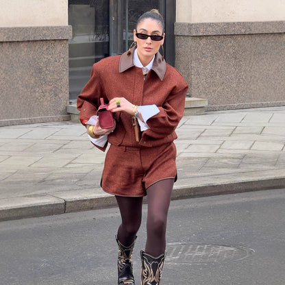 Ladies' blazer and shorts set with textured premium material Chic and Style