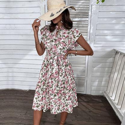 Robe portefeuille florale élégante pour femmes avec taille ajustable Chic und Stil