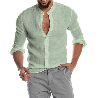 Chemise en lin pour hommes avec un col Henley moderne et une structure Chic und Stil