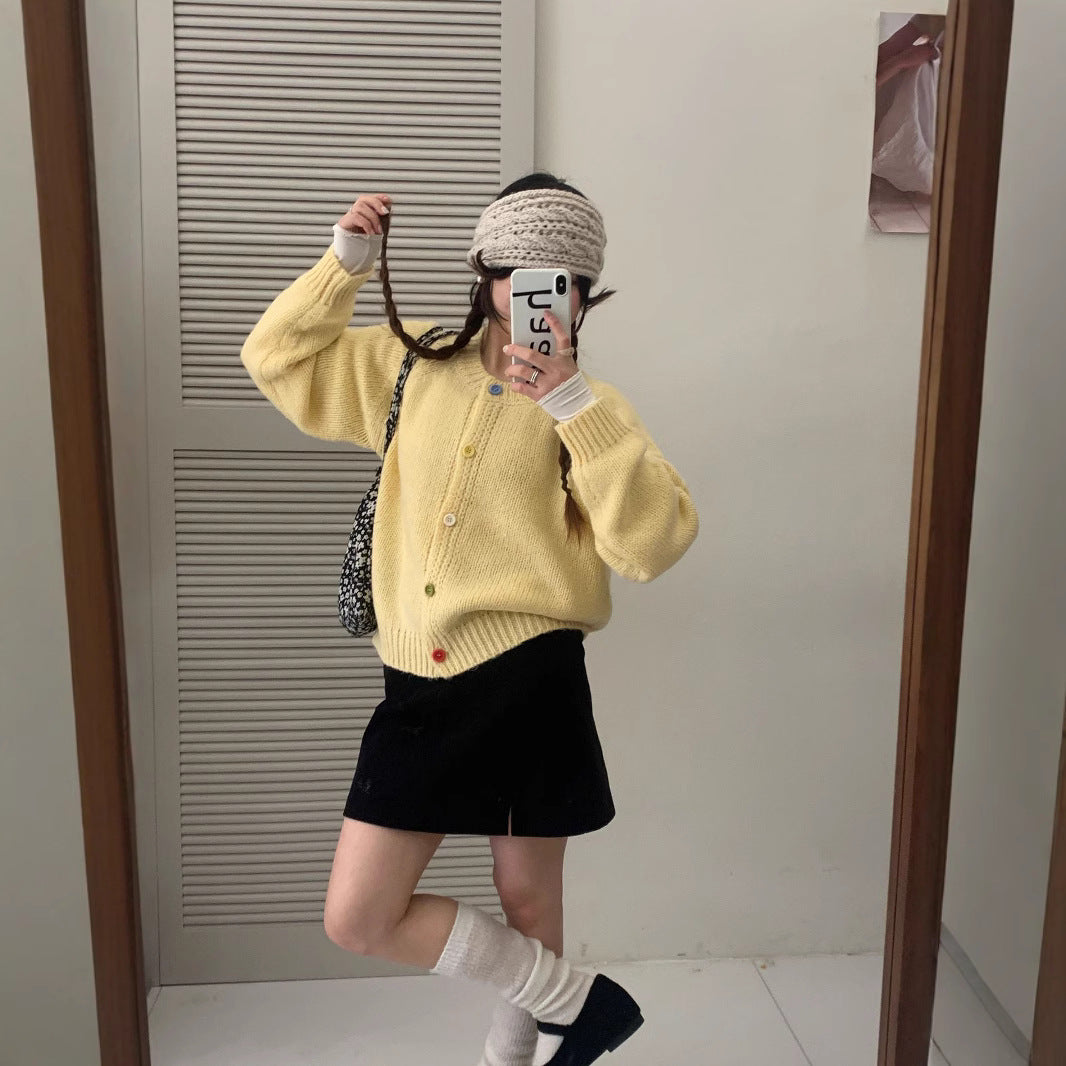 Dames Pull-over douillet avec des boutons colorés et coupe décontractée Chic und Stil