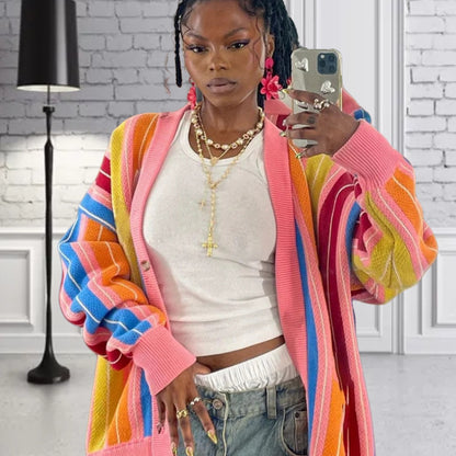 Dames Cardigan en tricot décontracté avec motif rayé coloré et manches oversized Chic und Stil