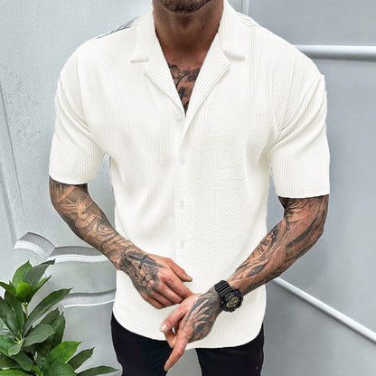Chemise à manches courtes structurée pour hommes avec patte de boutonnage Chic und Stil