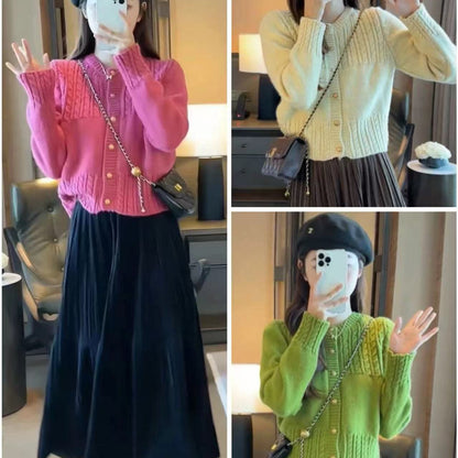 Dames pull-over en maille douillette avec texture en torsades et détails de boutons dorés Chic und Stil