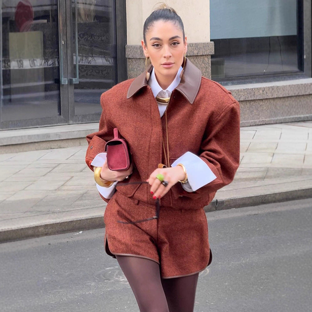 Ladies' blazer and shorts set with textured premium material Chic and Style