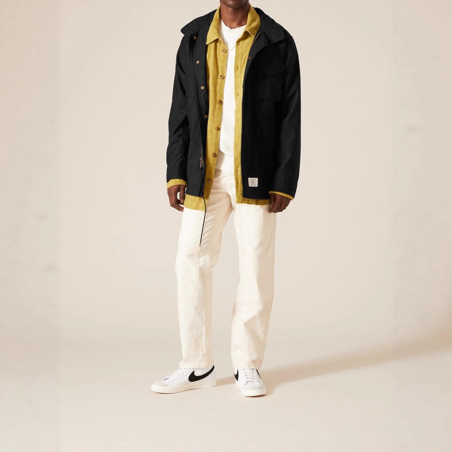 Functional outdoor jacket for men with practical pockets Chic and Style