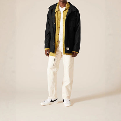 Functional outdoor jacket for men with practical pockets Chic and Style