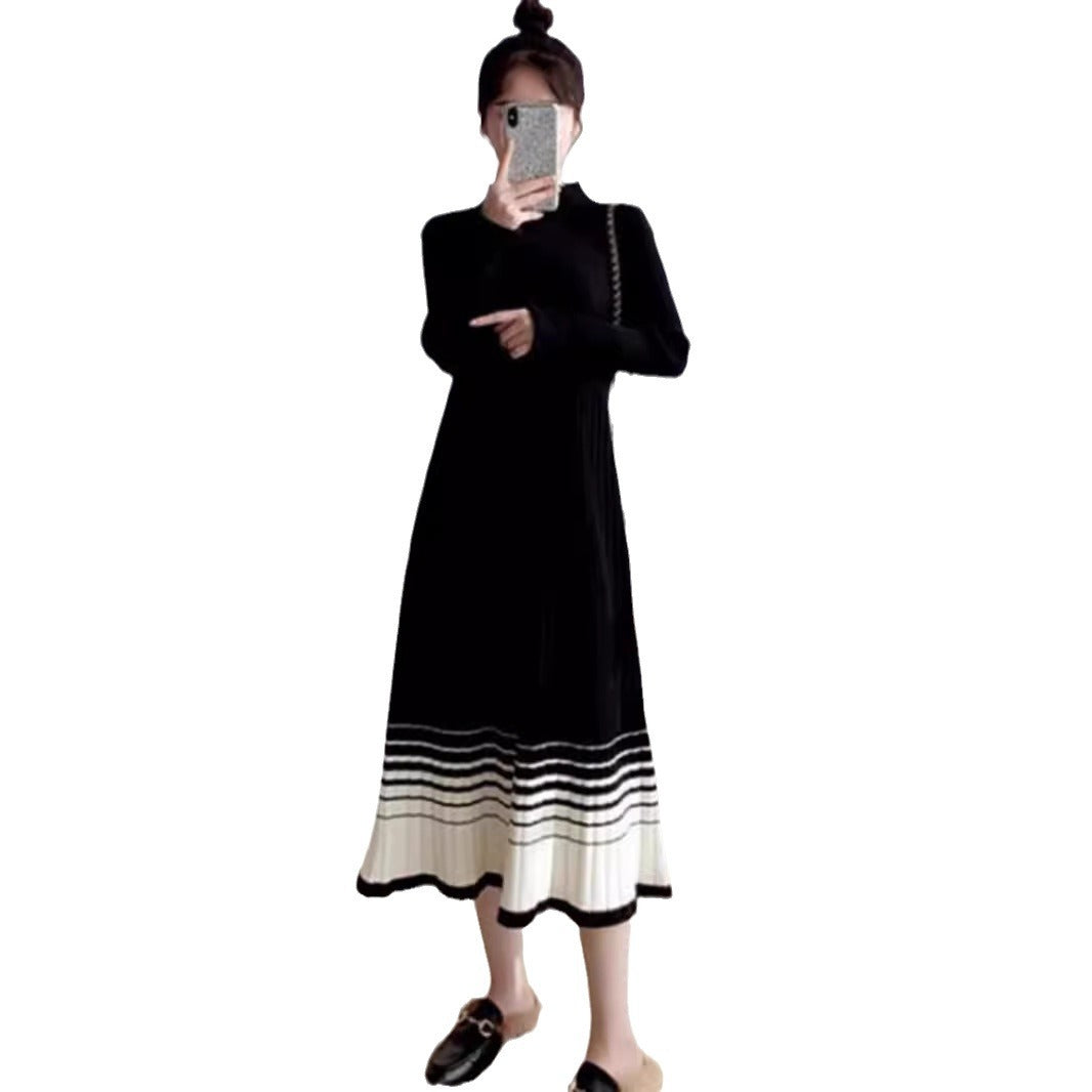 Robe maxi fluide pour femmes avec détails plissés et ourlet contrastant Chic und Stil