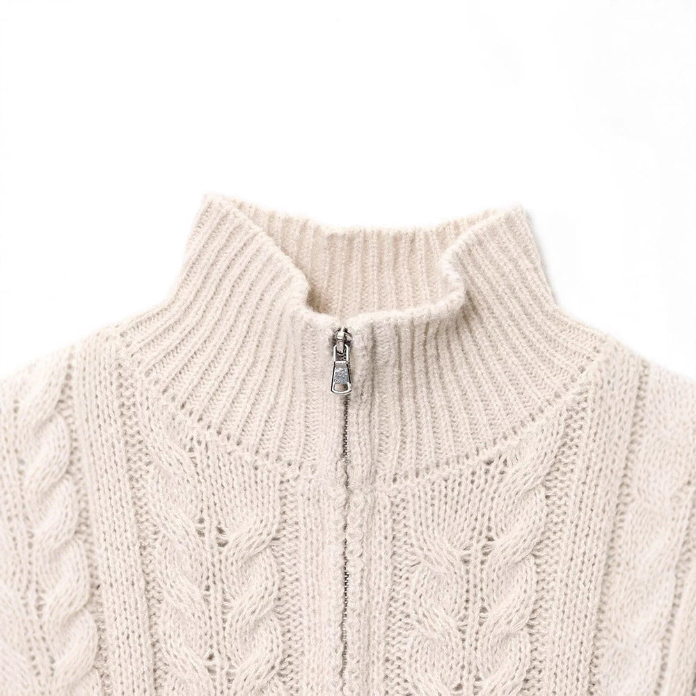Dame cardigan avec col haut et motif cable détaillé Chic und Stil