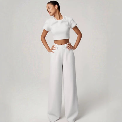 Culottes larges pour femmes avec un détail de nœud frappant Chic und Stil