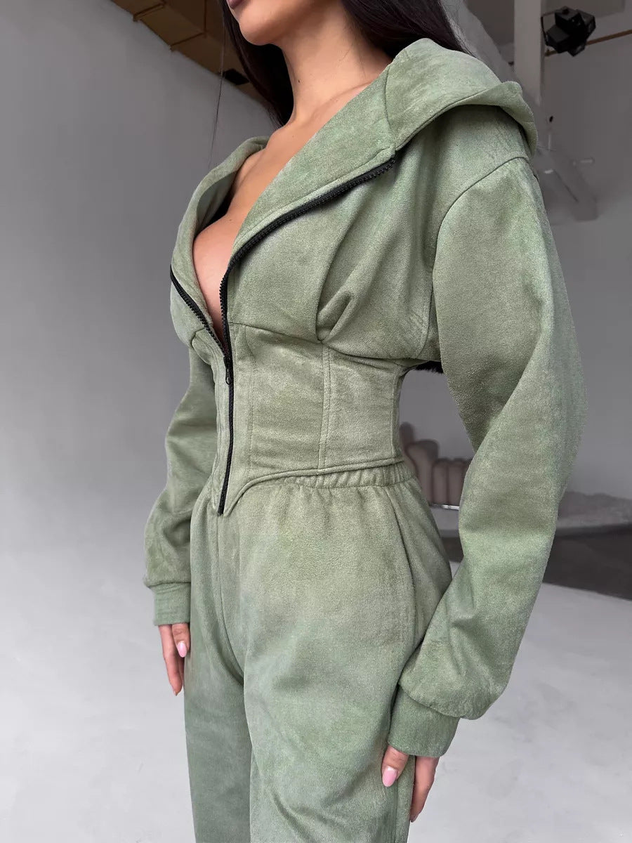 Combinaison urbaine à capuche pour femmes avec des détails fonctionnels Chic und Stil